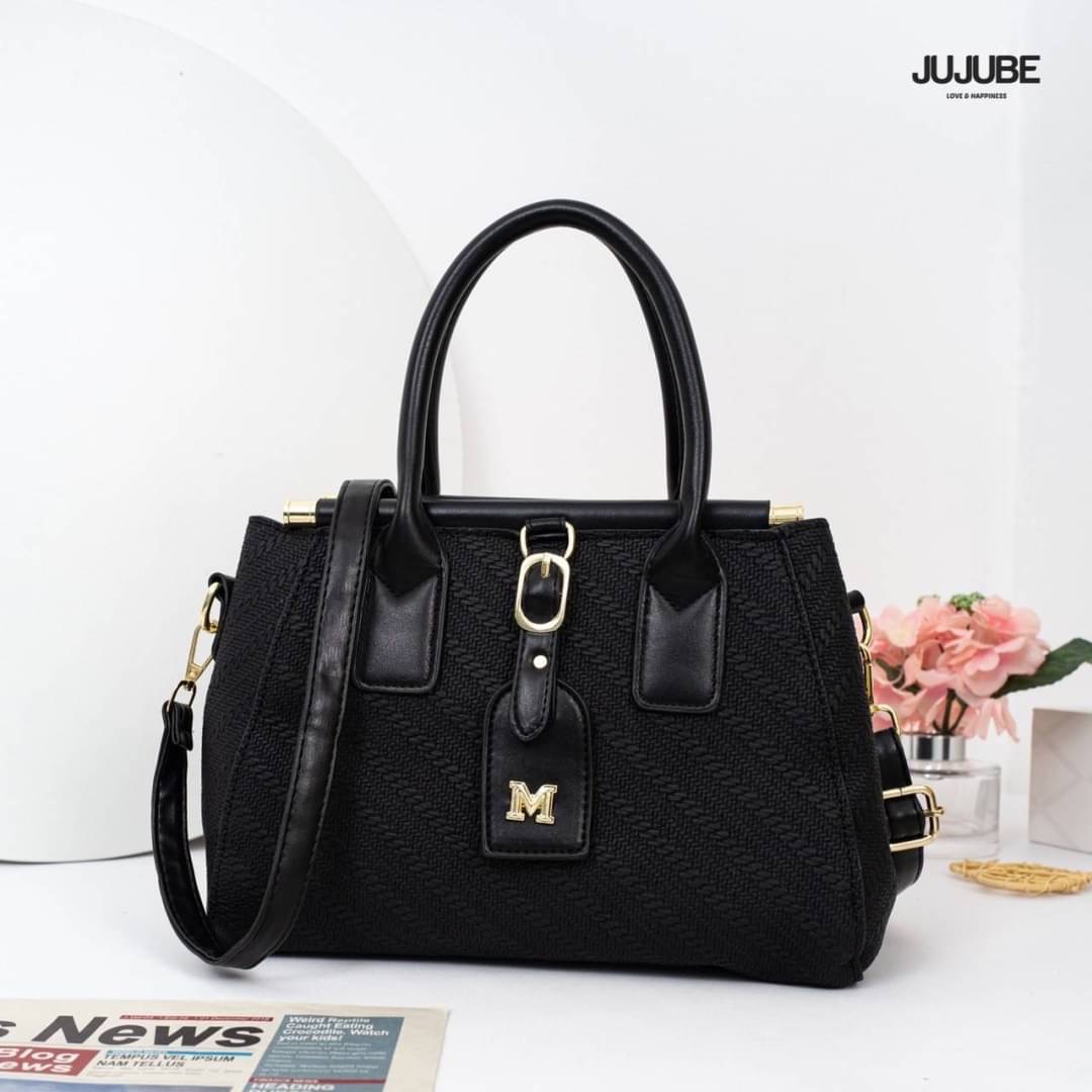 กระเป๋าสะพายข้างผู้หญิง แบรนด์ jujube ใบใหญ่ งานมี 3 ช่อง จุของได้เยอะมาก