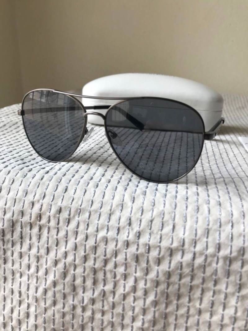 Calvin Klein แว่นรุ่นนี้ สวยมากๆ อุปกรณ์กล่องและผ้าเช็ดแว่น