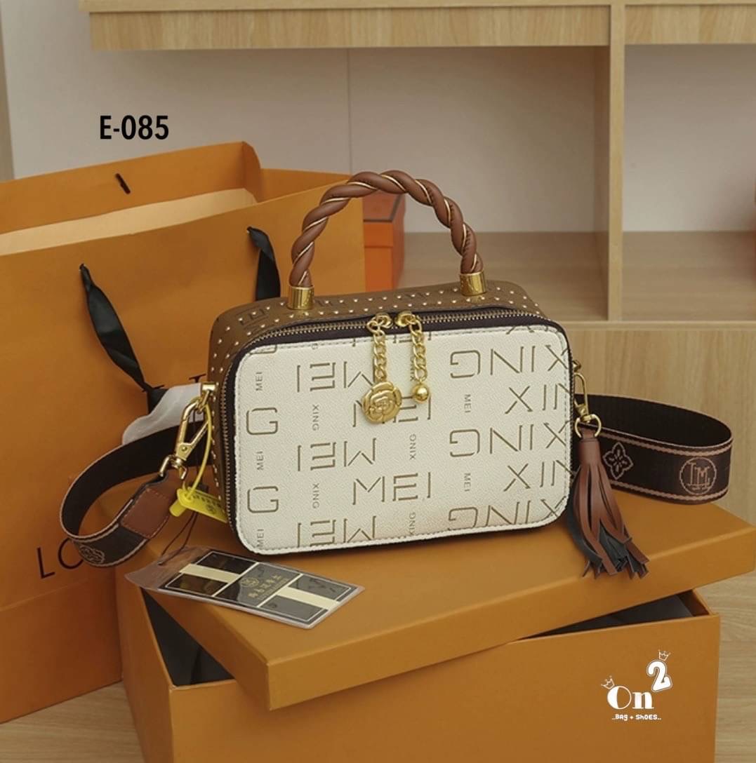 Must have 🔥✨ ทรง tote งานสไตล์แบรนด์ พร้อมส่งงานดีมาก ใช้ได้ตลอดกาล แนะนำว่าควรมีไว้เลยค้า ลายโมโนแกรม งานปังสวย คุณภาพสุด