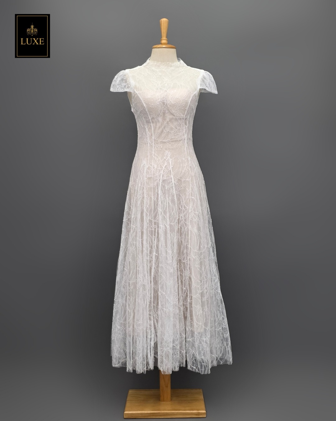 เดรสแฟชั่น เดรสเสื้อคอกลมแขนเต่อ กระโปรงบาน ดีเทลซีทรูที่บ่าและแขน