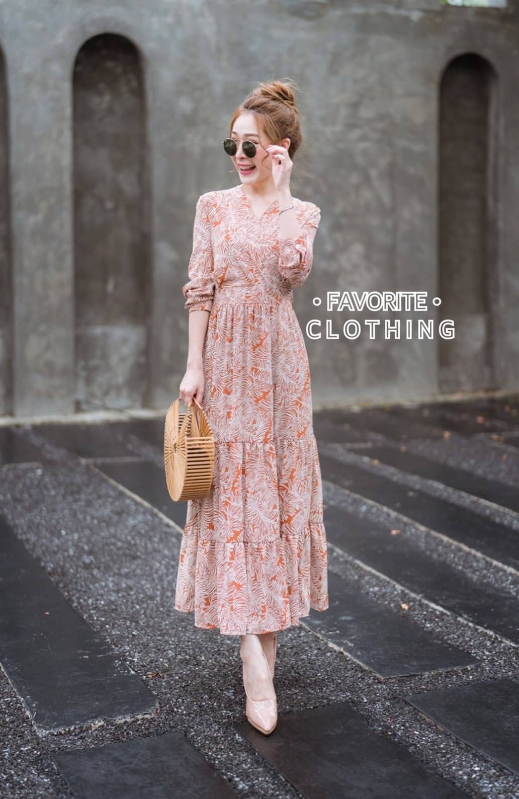 รอบ5มาแล้วค่าาา!!!! ❣️แม็กชี่เดรสคอวี❣️ แม็กชี่เดรสลายดอกคอวีแขนยาว ผ้าพิมพ์ลายดอกคมชัด งานสม็อคเอวด้านหลัง งานจริงสวยมากๆค่ะ แพทเทิร์นสวย ผ้าใส่สบายสุดๆ สาวๆตัวเล็กตัวใหญ่ใส่ได้หมดจ้า รีบจัดด่วนๆเลยน๊าาา