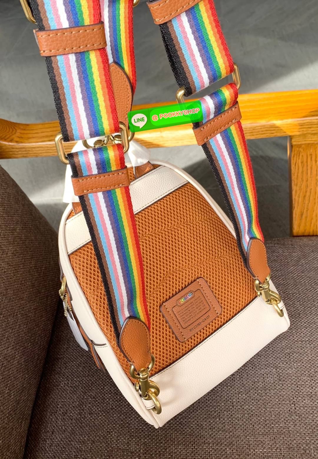 COACH CHARER BACKPACK WITH PATCHES ((CA137)) 🌈หลงรักเธอมากมาย เอาอะไรมาแลกก็ไม่ยอมจ้า🥱 ❣️กระเป๋าสะพายแบบมรหูหิ้ว วัสดุหนังแท้อย่างดี ลายหนังสวยมากๆ ละมุนมือมากๆค่ะ ❣️รุ่นนี้สามารถสะพายแบบเป้ได้//สะพายเฉียงด้านหลังได้//คาดมาด้