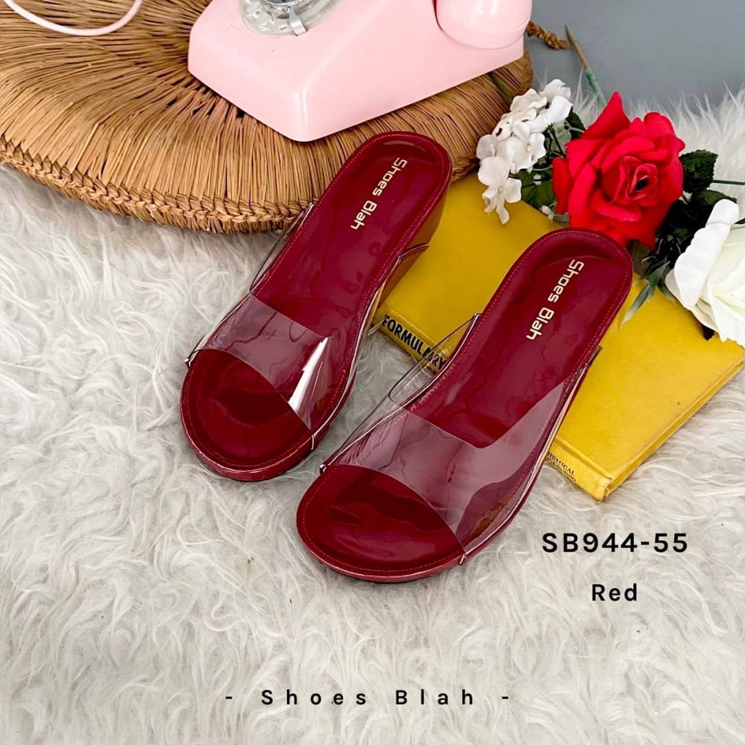 รุ่นท็อปฮิต สินค้าเข้าเพิ่มแล้วนะคะ ใครรออยู่รีบสั่งเลยจ้า รองเท้าทรงสวม วัสดุพลาสติกใสอย่างดี ไม่บาดเท้า ใส่แล้วเท้าเรียวสวย โชว์ผิวเท้า ขับผิวเท้าแลดูเงางาม พื้นนิ่ม ใส่สบายเท้า(สินค้าถ่ายจากงานจริงคะ) สูง 2 นิ้ว