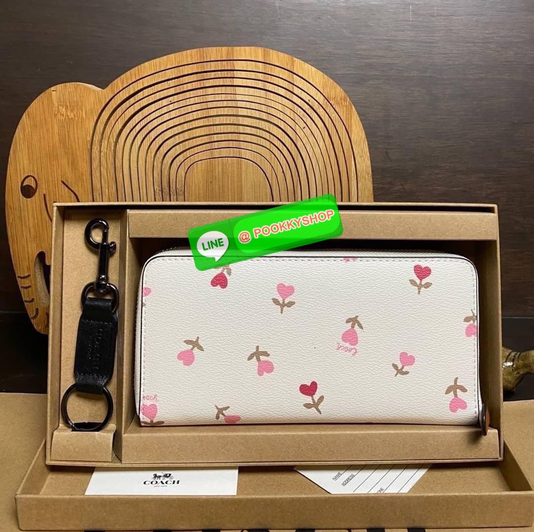 COACH ACCORDION ZIP WALLET IN SIGNATURE CANVAS กระเป๋าสตางค์ใบยาว ซิปรอบ ใช้งานง่าย ด้วยฟังค์ชั้น ด้านใน ใส่บัตรได้จุใจ มีช่องซิปใส่เหรียญตรงกลาง โดนใจหลายๆคนไปเรียบร้อยและคลาสสิค เรียบหรูดูแพงตลอดกาล ยกให้รุ่นนี้เลย