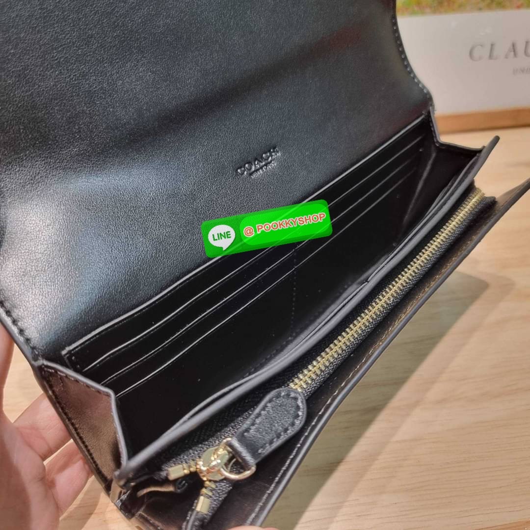 COACH F54022 SLIM ENVELOPE WALLET IN SIGNATURE กลับมาแล้วจ้า!! กระเป๋าสตางค์รุ่นขายดี 🔥 ทรงจดหมายรุ่นฝาพับ สวยคุณหนู หรูเกินราคา วัสดุหนังแคนวาสเคลือบลาย ภายในใส่มือถือได้ ใส่บัตรได้ มีช่องซิปแยกแบ่งเป็นสัดส่วน รุ่นนี้ใช้ยังไงก็ไม่มีเบื่อ สวยคลาสส