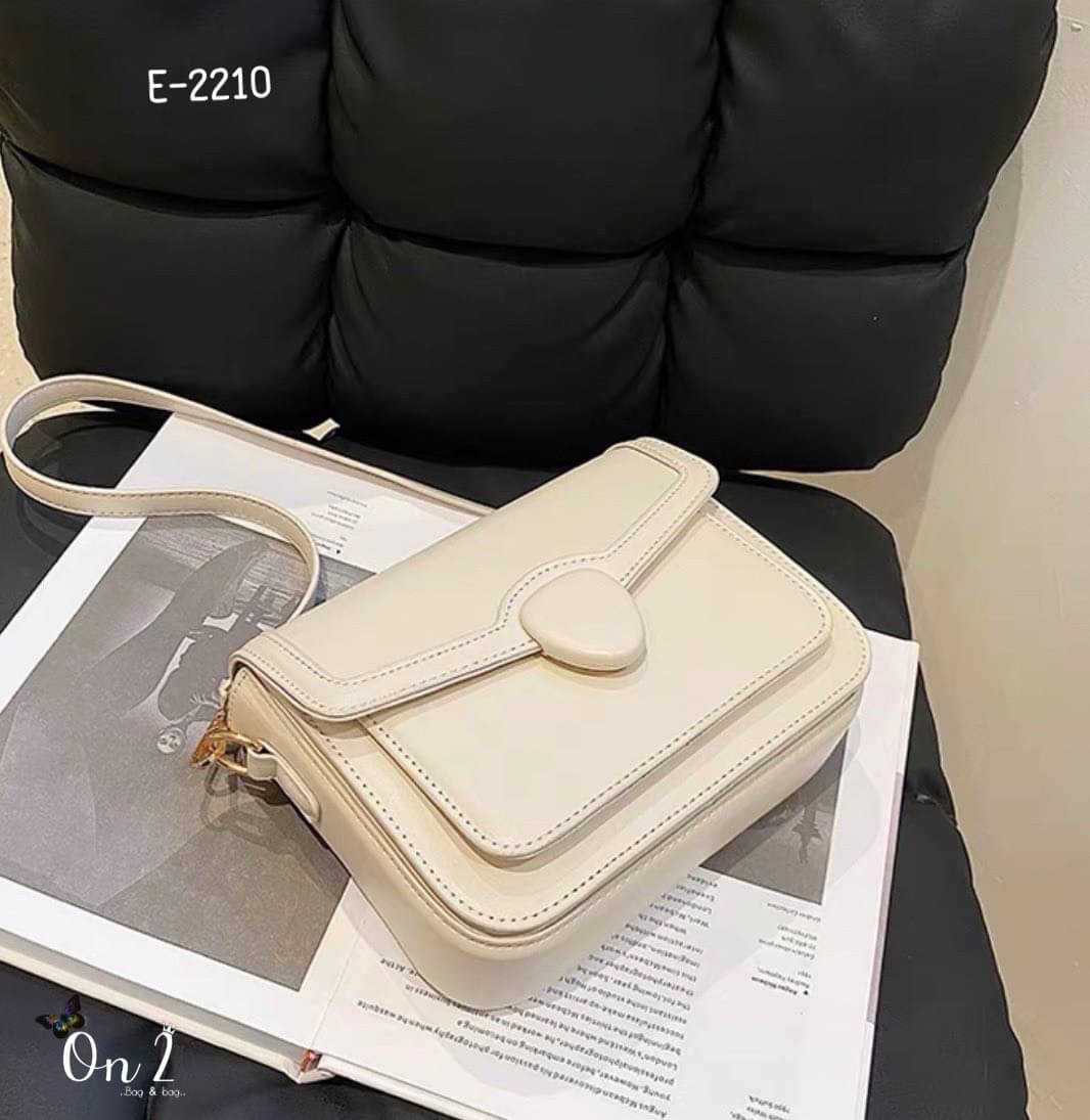 พร้อมส่งค้า แนะนำให้ลอง สะพายมาละมุนมากๆ เป็นใบโปรดที่เเมชได้ทุกลุค รับรองเป็นใบเก่งอีกใบ ทีได้ใช้บ่อยแน่นอน