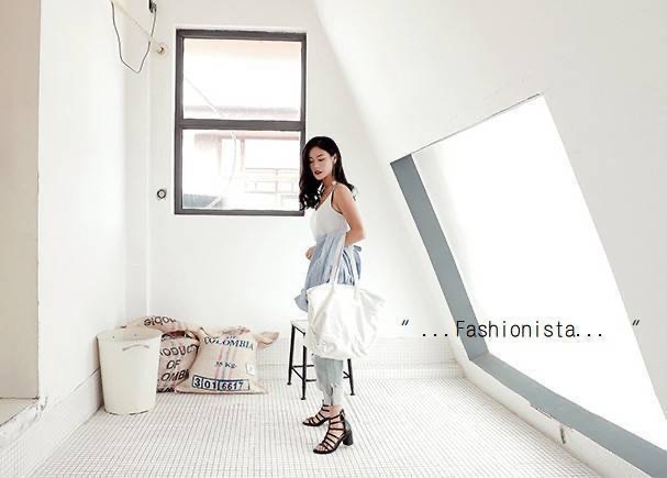 สินค้าล็อตใหม่มาถึง พร้อมส่งแล้วค่ะ NEW OPEN TOES ROMAN SANDALS SHORT BOOTS งาน Premium-Quality รุ่นขายตลอดกาล ดีหมดไวมากค่ะ!!! รองเท้าหนังสานทรงสั้นสไตล์โรมัน วัสดุ PU เนื้อหนาคุณภาพดี Cutting แน่นทรงสวยมาก ถอดใส่ง่ายด้วยซิปหลัง ส้นใหญ่สูง 2.5" สโลป