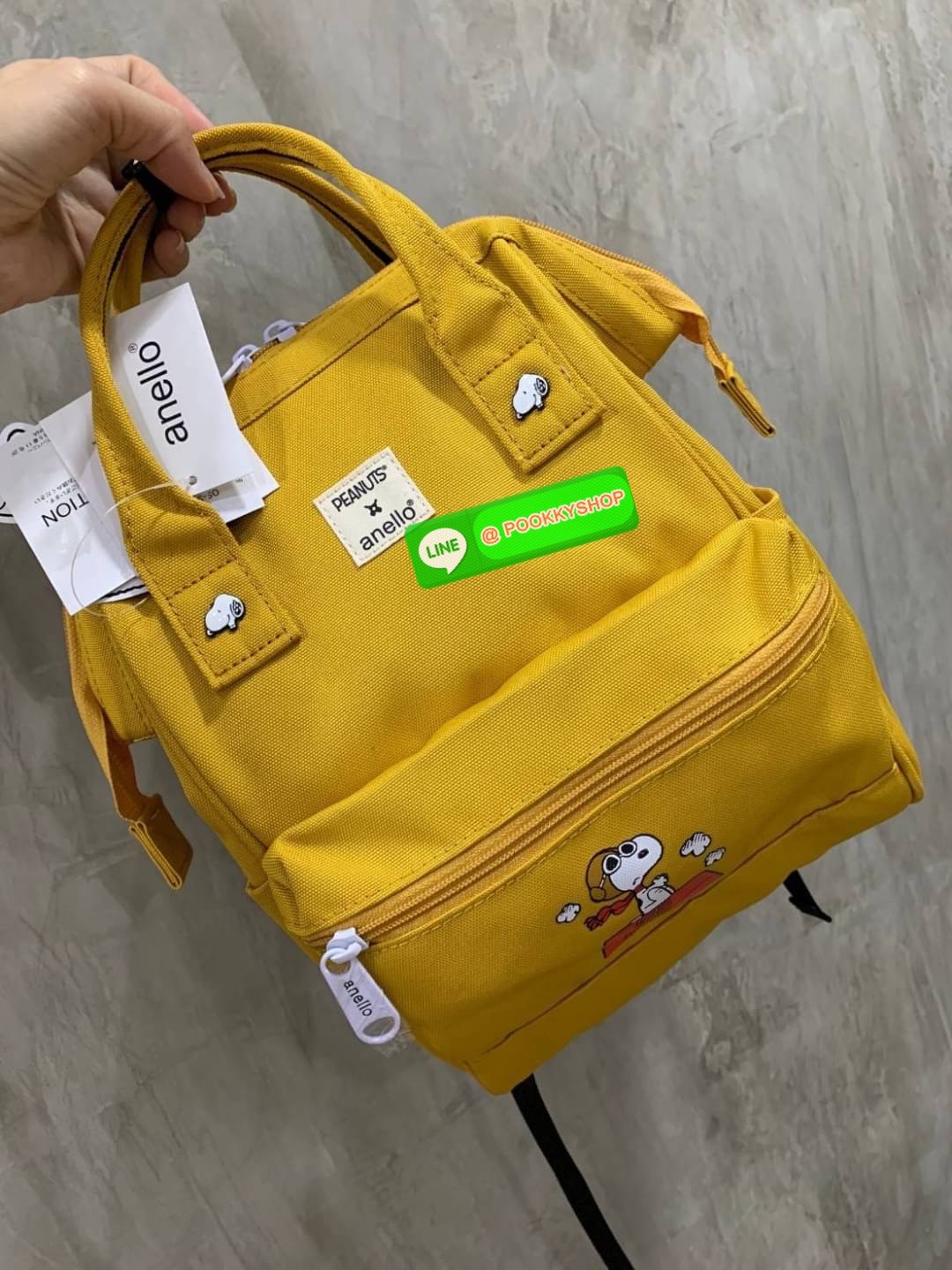 ANELLO x Peanuts Backpack (Size Kids) os-s043 ได้ Collaboration หรือเป็นการร่วมงานกับตัวการ์ตูนสุดคลาสสิคอย่าง Peanuts มานำเสนอโดยเอาคาแลคเตอร์ ในการใช้ชีวิตประจำวัน ที่เหมาะสม มาวางบนตัวกระเป๋า กระเป๋า anello (อเนลโล่) กระเป๋าเป้แบรนด์ของญี่ปุ่น ที่มีเอก