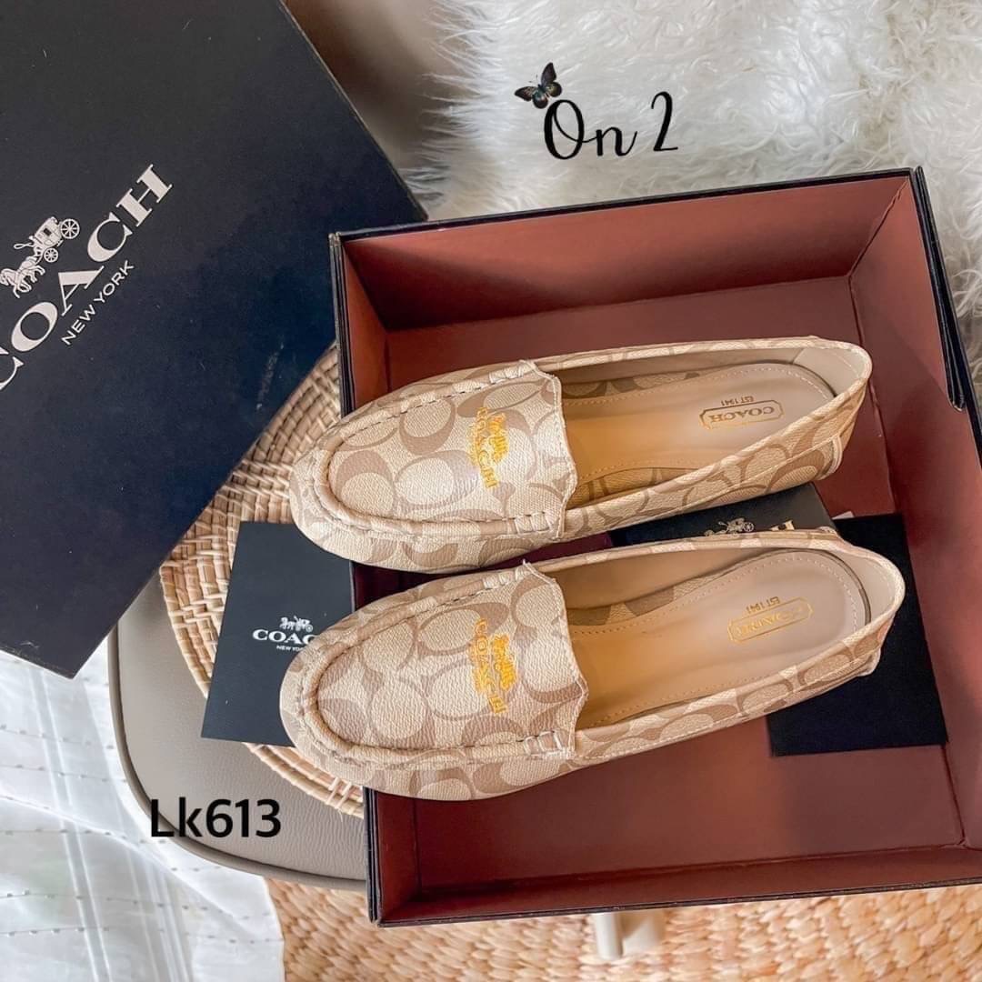 Coach loafer แบบใหม่ พร้อมส่งค่าเข้าน้อยมากๆ คัชชู loafer เย็บหัว ทรงนี้ ขายดีมากค่ะ หน้าปัก โลโก้ พื้น ปั้มแบรนด์งานดีทรงสวยเย็บหลังใส่แบบเหยียบส้นได้น้า
