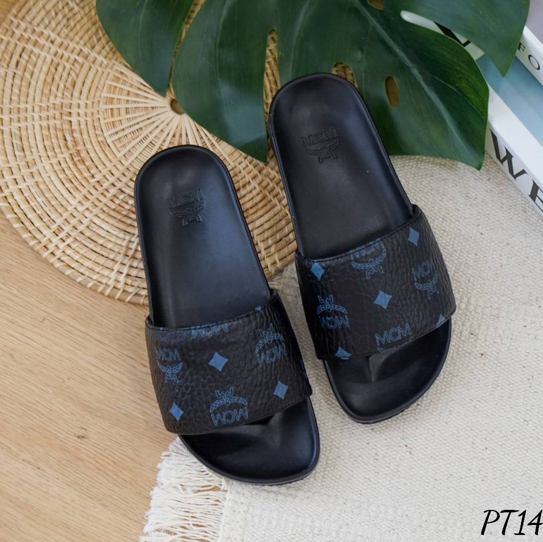 พร้อมส่ง งาน m cm สวยมาก พื้นรองเท้าเพื่อสุขภาพ รองรับน้ำหนักได้ดี ตัวสวมทำจากหนังPuแท้ นิ่ม สกรีน ลายชัดๆ ด้านในเสริมนวมนิ่ม ซับกำมะหยี่อีกชั้น พื้นมีกันลื่นในตัว ราคาเบาๆ คุณภาพ คุ้มมากๆ ใส่สวยมาก สาวหน้าเท้ากว้าง ใส่ได้ค๊า