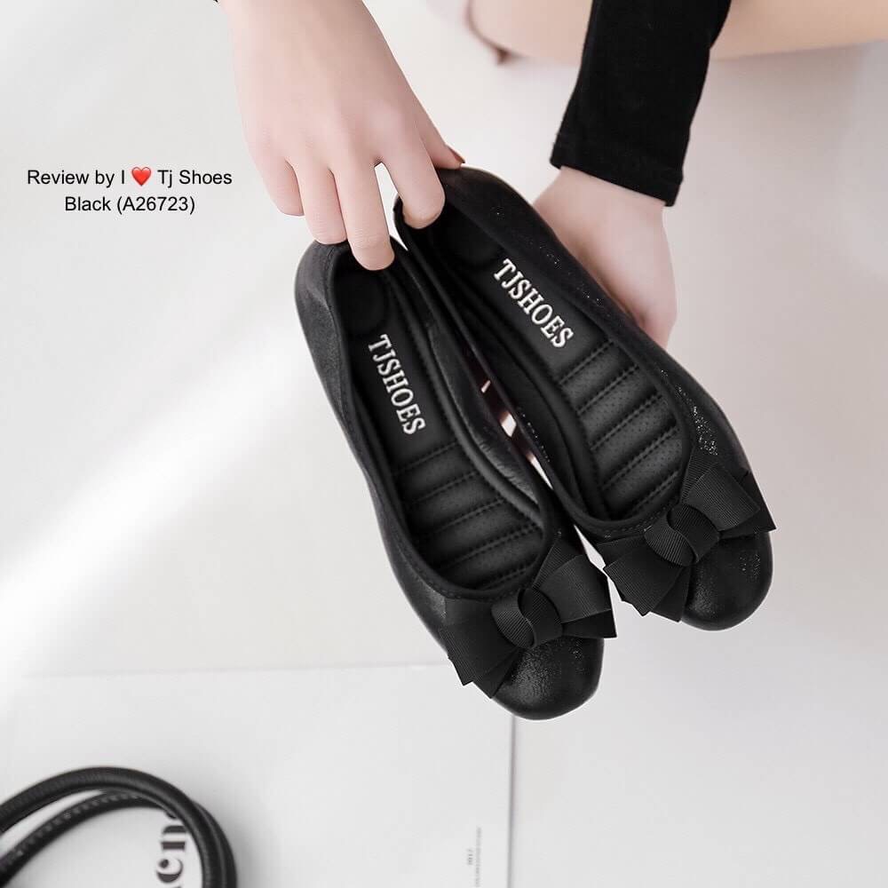 ใครชอบแนวเกร๋ๆ ใส่นุ่มเบาสบายจัดคู่นี้เลยจร้า พร้อมส่งรองเท้าคัชชูเพื่อสุขภาพ รุ่นนี้เป็นงานสั่งทำพิเศษใช้วัสดุคุณภาพดีทั้งหมด ทำจากผ้าใส่นิ่มสุดๆ ส้นเกรด A น้ำหนักเบา บิดงอได้ใส่แล้วยืดหยุ่นตามเท้า พื้นบุนิ่มมีรูระบายอากาศทำให้ไม่อับเท้า ใส่นุ่มเดินทั้งท