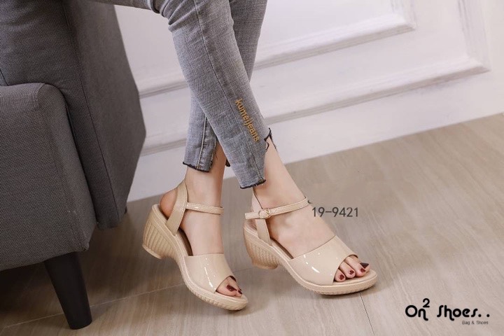 comfort shoes รองเท้าส้นสูงแบบสวมสูงกำลังดี งานเพื่อสุขภาพรัดส้นแบบเสริมส้นงานสไตล์เกาหลี พื้นนิ่มมาก น้ำหนักเบาใส่สวยกระชับ งานแนวๆน่ารักคลูๆดูดีคะ มา3 สีจ้า