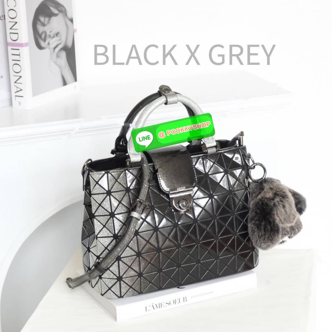 สินค้าเข้าใหม่ 𝗞𝗘𝗘𝗣 𝐀𝐋𝐈𝐙 𝗖𝗢𝗟.𝟮 ลายใหม่ ( DIAMOND PATTERN ) ทรงสวย ขายดี ขนาดกำลังดี และที่สำคัญ !! น้ำหนักเบา ไม่รอช้าทางแบรนด์เลยทำ สีใหม่มาเพิ่มลูกเล่นให้กับ