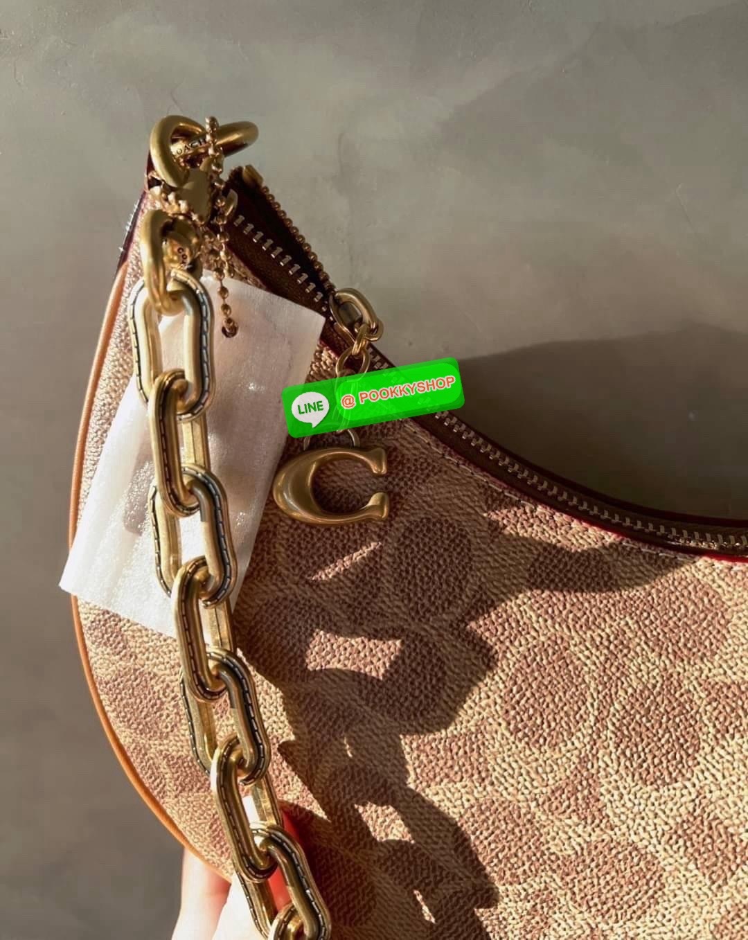 COACH MIRA SHOULDER BAG((CM582//583)) 💌เอาอะไรมาไม่คุ้ม ใบเดียวเอาอยู่ตลอดวันไม่ว่าจะตอนกลางวันหรือใช้ไปปาตีร์กลางคืน! หนังแท้อย่างดี นิ่มสวยคลาสสิคมากๆ