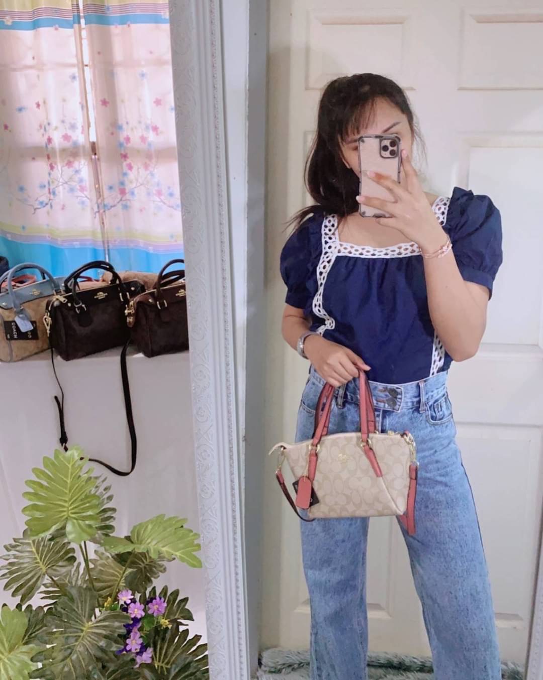 กระเป๋าโค้ชทรงพัด ขนาด mini