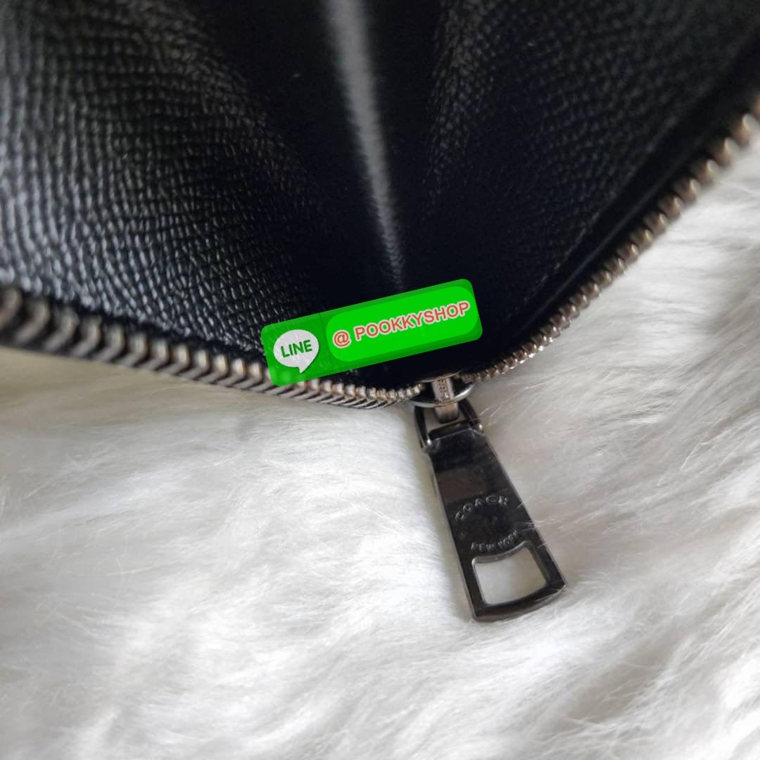 COACH ACCORDION WALLET IN SIGNATURE LEATHER (COACH F58113 ) กระเป๋าสตางค์ลาย C นูน แบบซิปรอบ เหมาะสำหรับคนที่ชอบกระเป๋าสตางค์แบบใบยาว วัสดุหนังแท้ เปิดปิดด้วยซิปรอบ ใส่บัตรเครดิตได้ 12 ใบมีช่องซิปตรงกลางใส่เหรียญ สามารถใส่โทรศัพท์มือถือได้