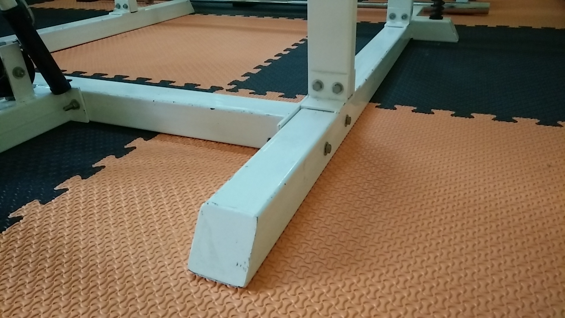 แผ่นยางปูพื้น แบบจิ๊กซอ ขนาด 1 x 1 เมตร หนา 25 มม.