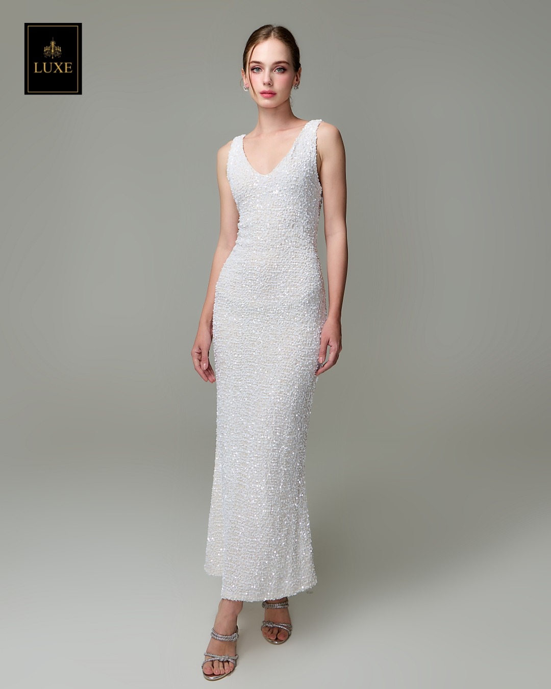 เดรสแฟชั่น เดรสเสื้อคอวีแขนกุด ทรงเข้ารูป