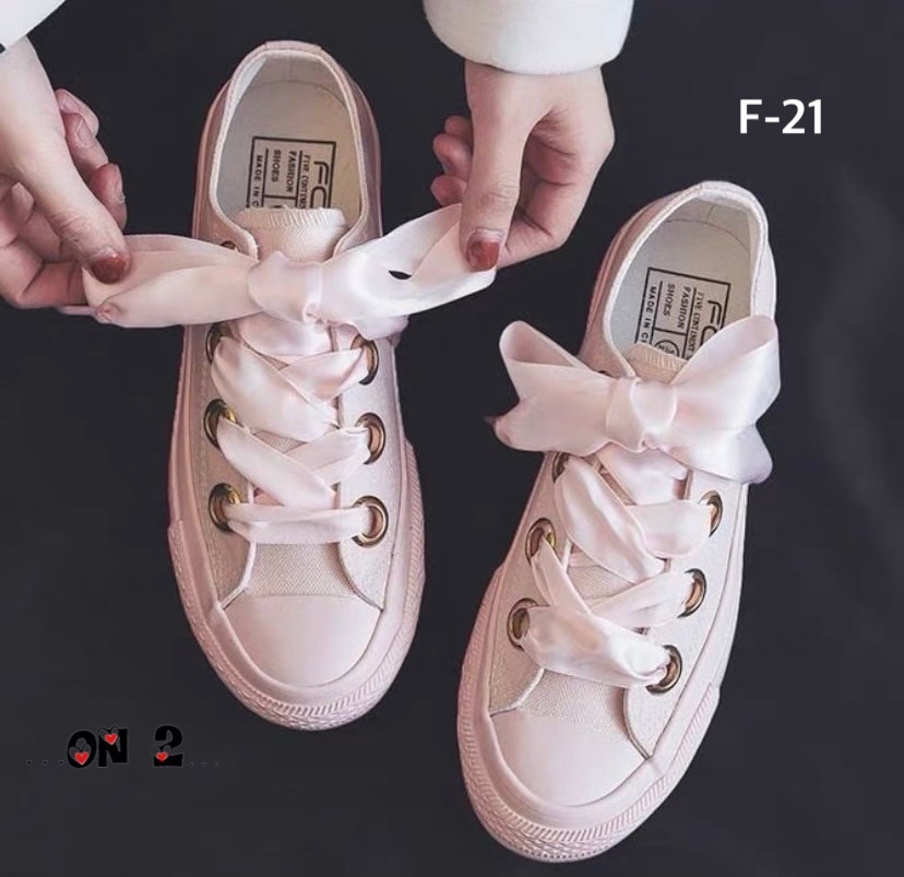 รองเท้าผ้าใบสีพาสเทลหวานงานสไตล์แบรนด์ สายริบบินผูกโบ งานน่ารักเกาหลีมากกก มี 3 สี