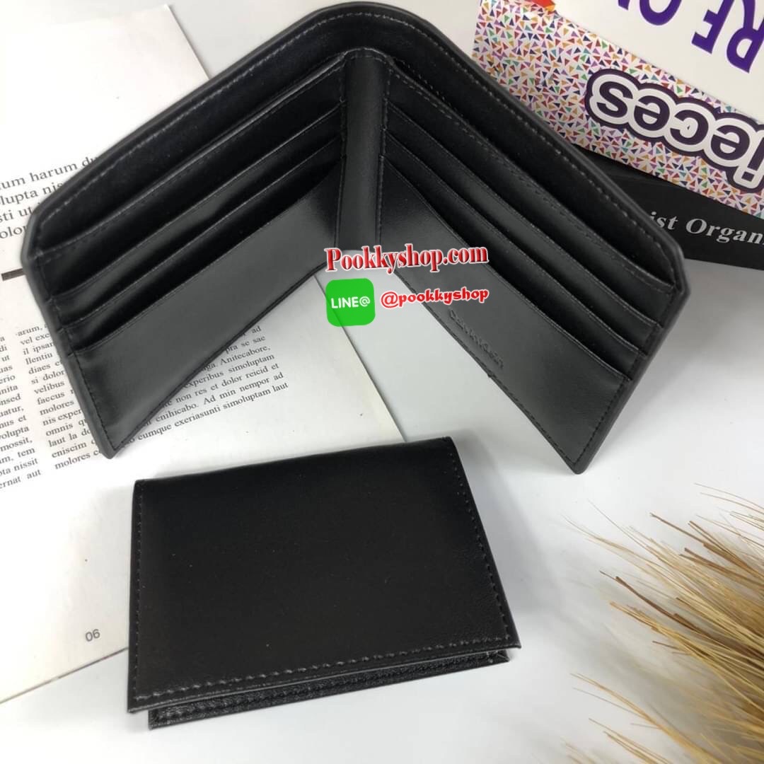 Calvin Klein Short Wallet กระเป๋าสตางค์ใบสั้น มาพร้อมกระเป๋าใส่บัตรใบเล็กอีก 1 ใบ จะมอบเป็นของขวัญหรือใช้เองก็แนะนำค่ะ
