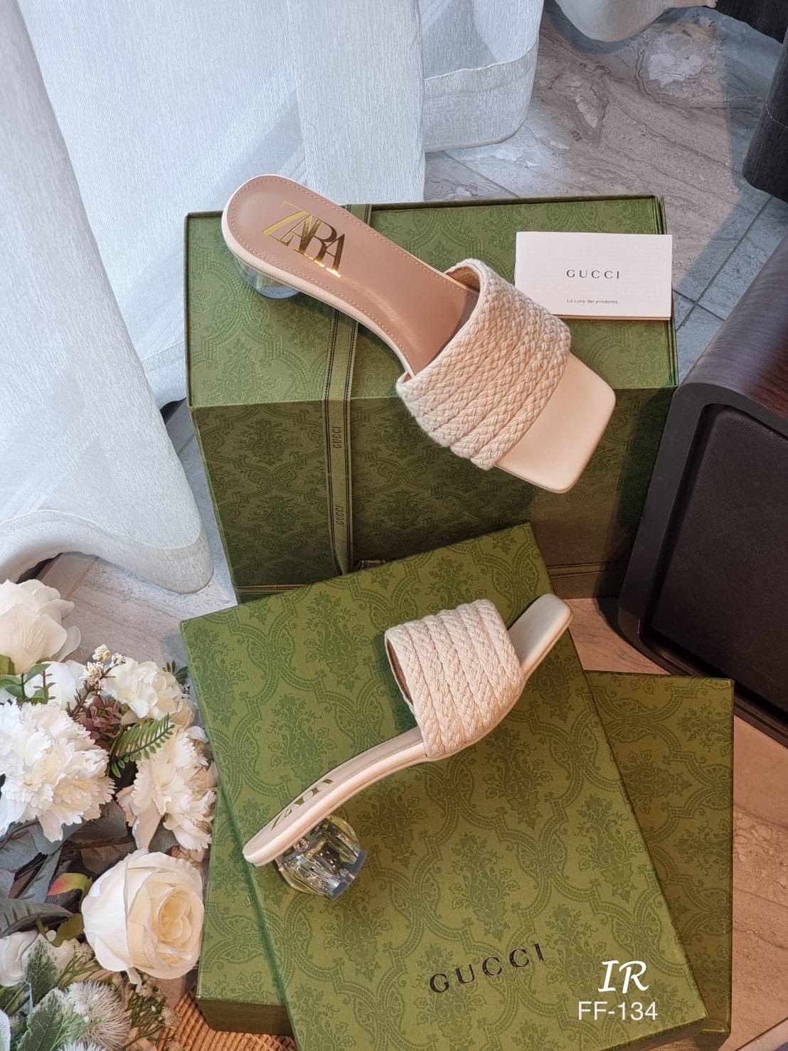แบบขายดี!!! พร้อมส่ง ตัวแม่ Zara ห้ามพลาด งาน ZARA สวยมากค่ะ ดีไซน์เชือกถักแบบสวม ด้านในรองนวมกำมะหยี่หนานุ่มสบายหน้าเท้า ปั๊มแบรนด์ส้นลูกแก้วสูง 2 นิ้ว ใส่สวยแมทซ์ง่าย ใส่ในลุคประจำวันได้เลยนะค้า