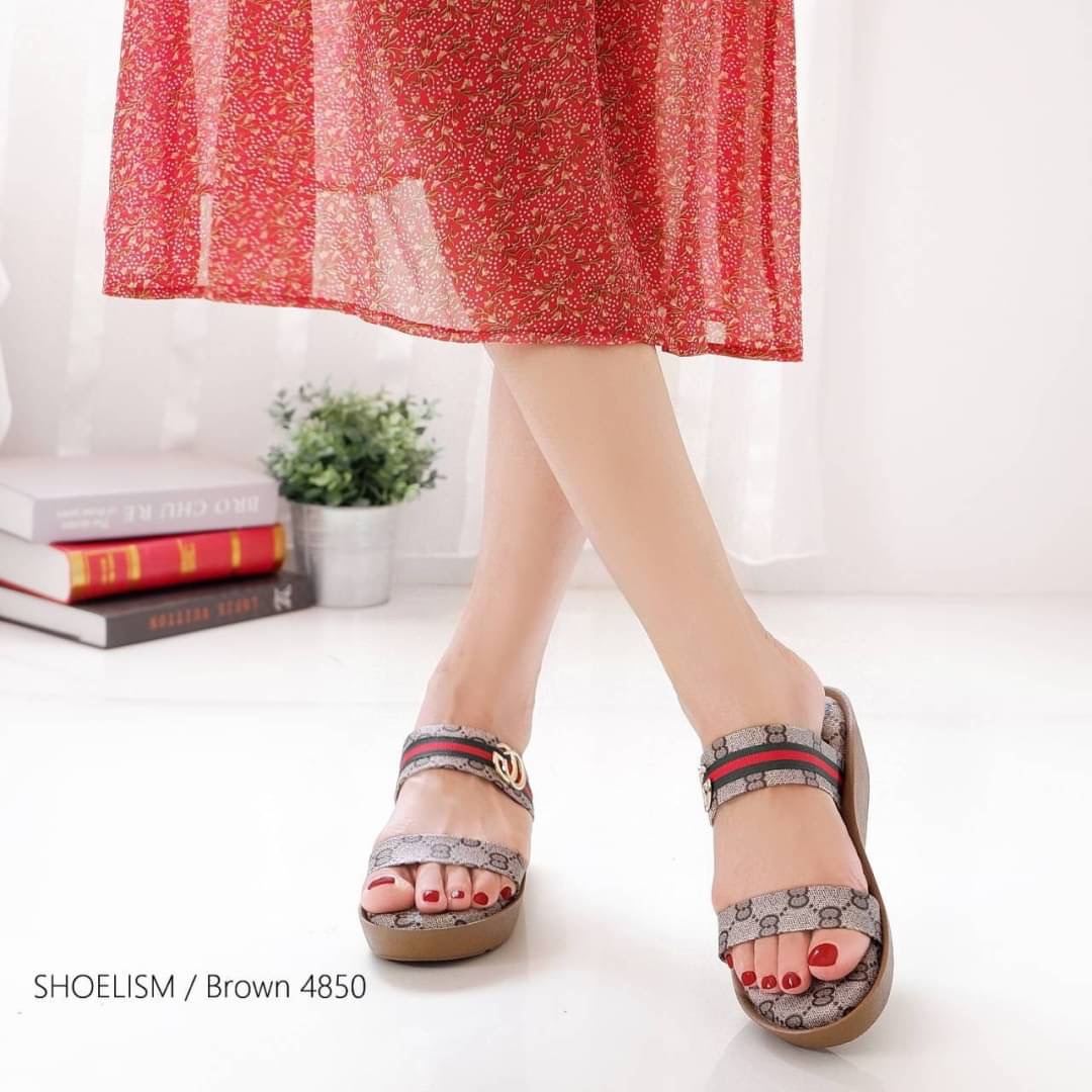 พร้อมส่งนะคะ!! งานสุดเกร๋ สวยหรู รองเท้าลำลอง ส้นเตารีด มีถึง41 พื้นนิ่ม หนัง pu รุ่นนี้สวยมาก ใส่สบายเก็บเท้าเรียว พลาดไม่ได้เลยคร้า!!