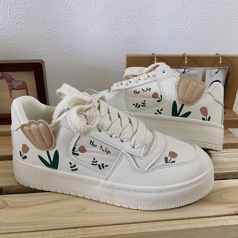 พร้อมส่งคะ รองเท้าผ้าใบ สไตล์เกาหลีมาใหม่ สวยยืน1 🥇มาแล้วจ้า ทรงสวยอย่างดี งานเกร๋เรียบหรูดูแพง ตัวนี้ห้ามพลาด ใส่สบายจะแมตช์กับกางเกง👖หรือกระโปรง👗ก็ได้ค่ะ แม่ค้าคอนเฟริม ห้ามพลาดเลยจ้าตัวนี้แนะนำ อย่าช้ารีบเลย