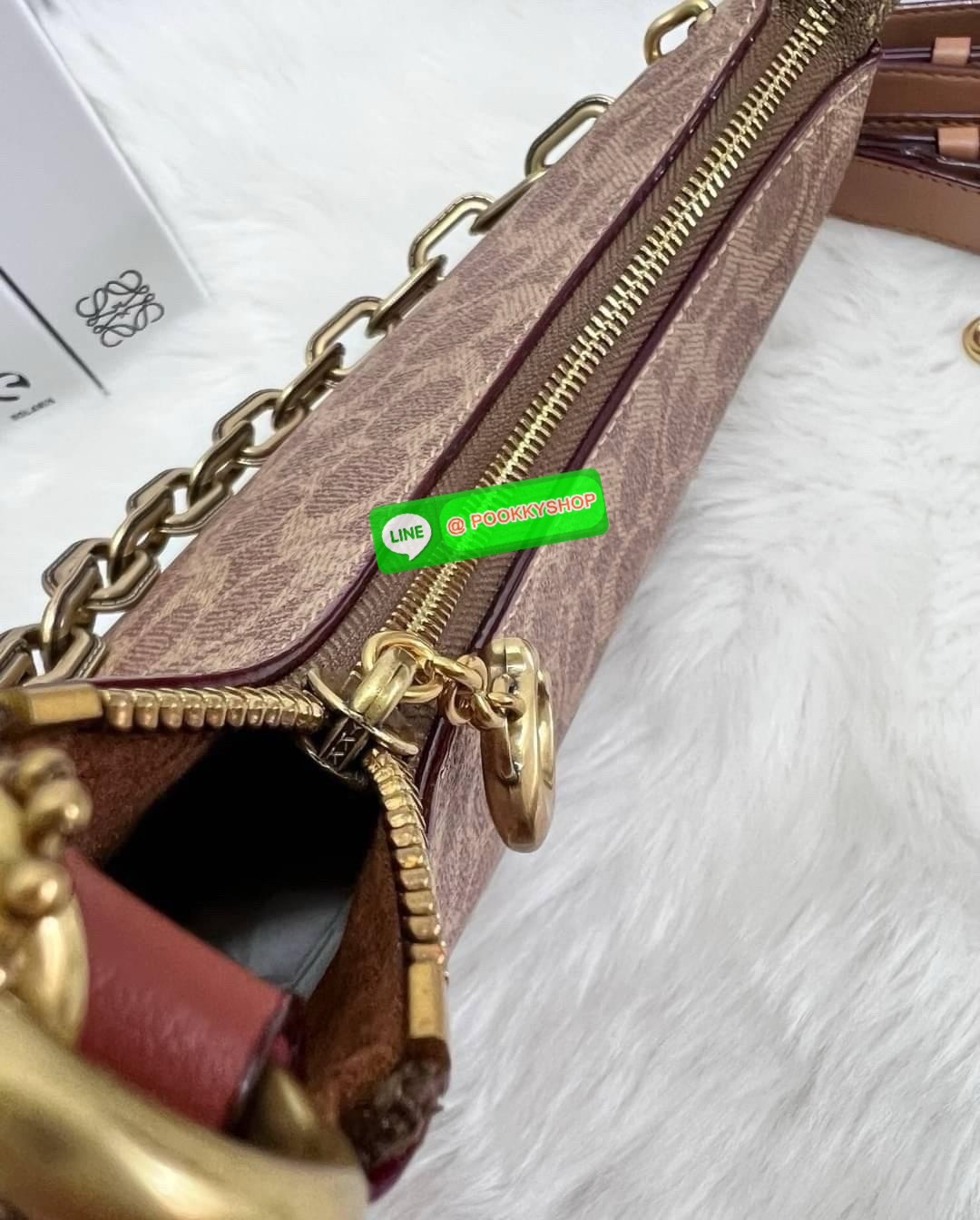 COACH MIRA SHOULDER BAG((CM582//583)) 💌เอาอะไรมาไม่คุ้ม ใบเดียวเอาอยู่ตลอดวันไม่ว่าจะตอนกลางวันหรือใช้ไปปาตีร์กลางคืน! หนังแท้อย่างดี นิ่มสวยคลาสสิคมากๆ