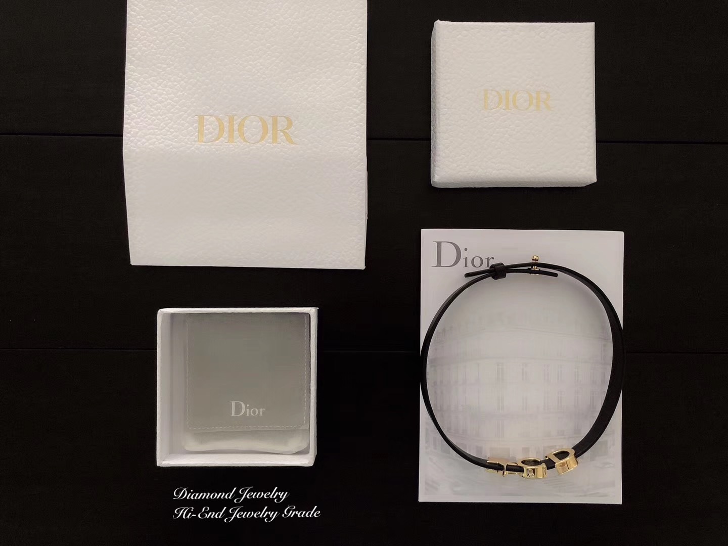 Super Hi-End Quality !!!!! ((งาน 1:1 เหมือนแท้ที่สุดในท้องตลาด)) Dior Bracelet กำไลข้อมือหนังดิออ คอลล่าสุดค่ะงานอย่างใส่ออกมาน่ารักมากๆค่ะ มีแสตม Dior สวยเป๊ะ งานสวยๆจาก Dior สาวกดิออพลาดไม่ได้เลยนะคะ ใส่ได้ตลอดไม่มีตกยุคคร๊าา อะไหล่สีทอง หรูหรา สาวๆห้าม