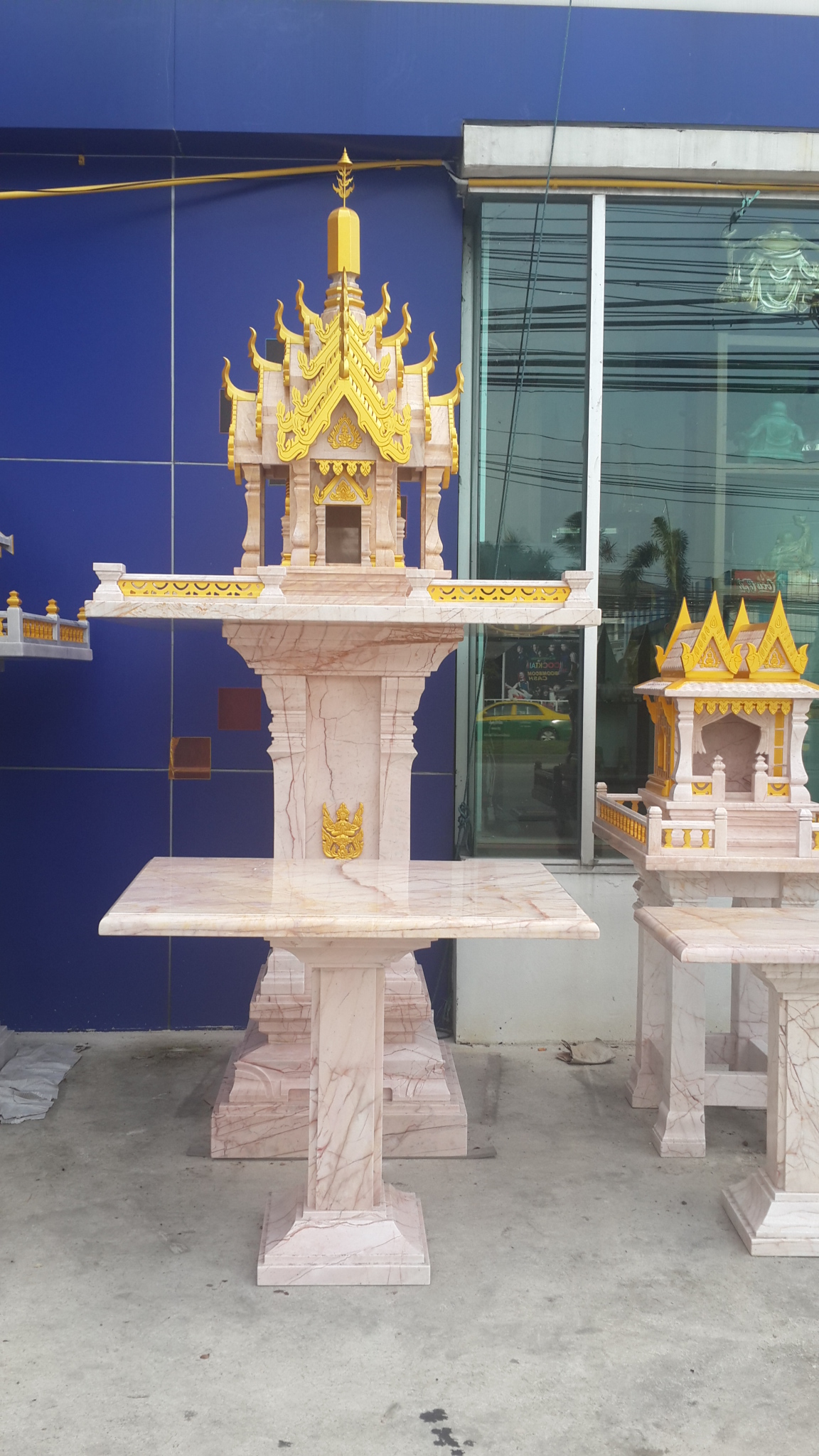 ศาลพระภูมิทรงปราสาท ขนาด ฐานกว้าง 126ซม คู่ศาลตายาย ลงทอง