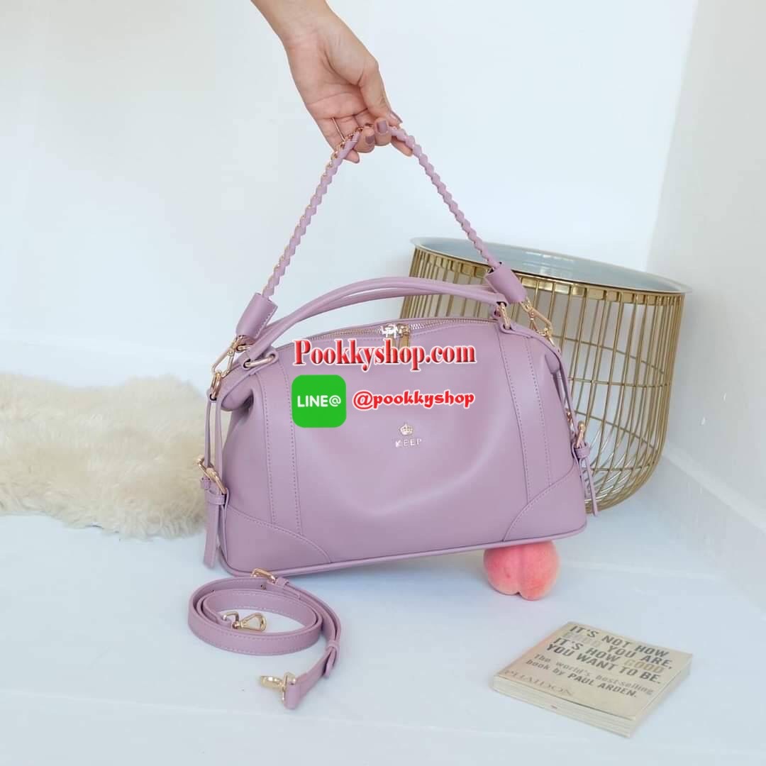 KEEP รุ่น ‘ Ella ‘ bag 📌ทรง Pillow ( ทรงหมอน ) ที่สาวๆ ถามหา กลับมาแล้วค่า พร้อมฟังก์ชันจัดเต็มเหมือนเดิม ใบนี้ Size L นะคะ ใส่ กระเป๋าสตางค์ยาวได้ ใส่ไอแพดได้ ใครต้องการกระเป๋าที่ใช้ได้ทุกวัน ใส่ของครบ แอดมินแนะนำใบนี้เลยค่า สวย คุ้มแน่นอน