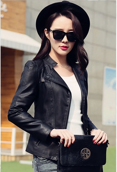 เสื้อผ้าแฟชั่นนำเข้า : เสื้อแจ็คเก็ต เสื้อหนังแฟชั่น พร้อมส่ง สีดำ คอจีน ดีเทลด้วยปกโฉบเฉี่ยว แต่งกระเป๋าหลอกด้วยซิบรูด สุดเท่ห์ รายละเอียดเพิ่มเติม : หนังเนื้อนิ่มหน้าใส่ แต่งผ้าซับใน