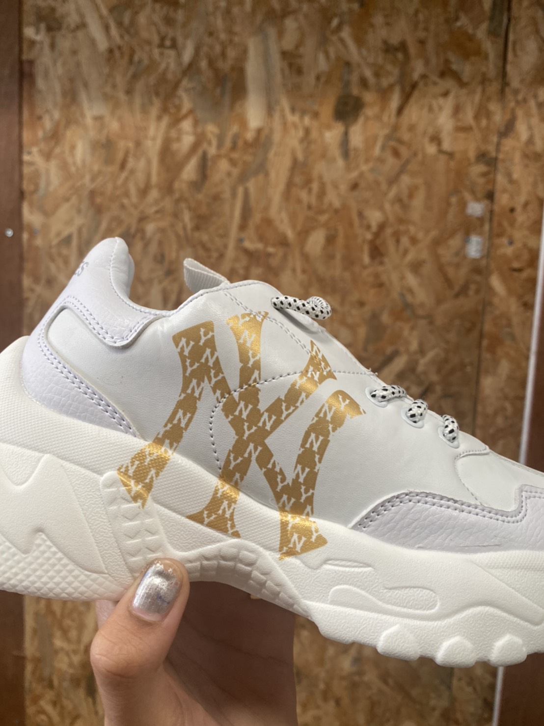 พร้อมส่ง รองเท้าผ้าใบก็อปแบรนด์ NY เสริมส้น หนังนิ่ม งานสวยมากกกคะ