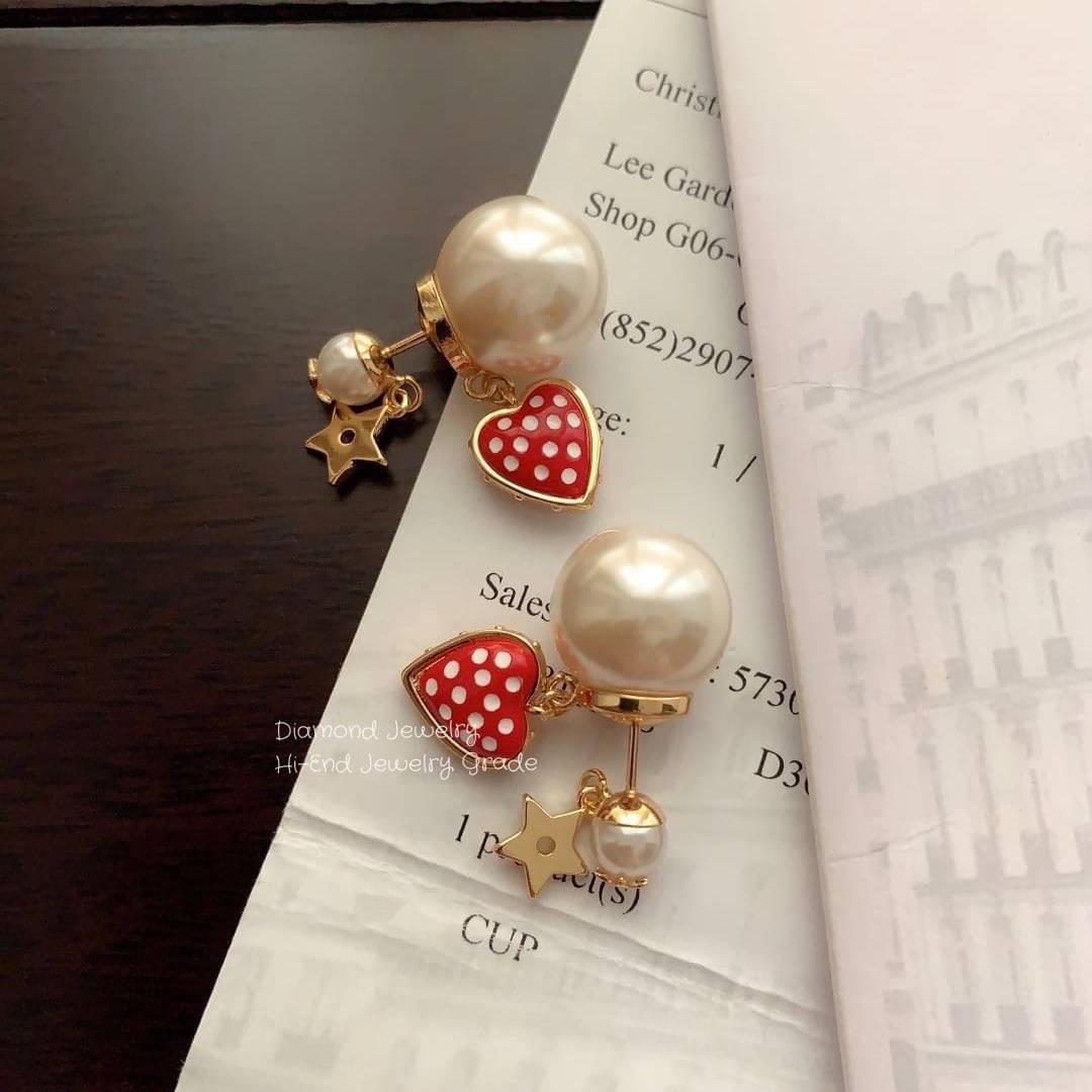 Super Hi-End Quality !!!!! ((เกรด 1:1 ดีที่สุดในท้องตลาด แสตมครบค่ะ)) Dior Tribales Earrings คอลเลคชั่นใหม่ล่าสุดเลยคร่า งาน 1:1 เหมือนในช็อปเป๊ะๆ ต่างหูดิออรุ่นใหม่ ล่าสุดชนช็อป ดีไซน์สวยมากๆค่ะ ประดับอะไหล่ทองเงาอย่างดี งานสวยไร้ที่ติดนะคะ สาวกดิออต้องไ