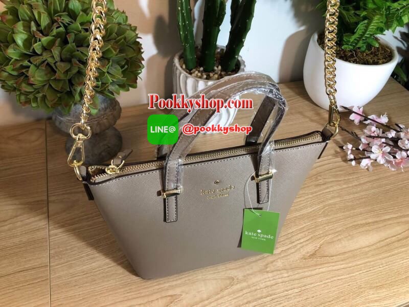Kate Spade Cedar Street Mini Harmony Crossbody Small Handbag กระเป๋าสะพายใบเล็กสุดน่ารัก วัสดุหนัง Saffiano สวยหรูอยู่ทรงสไตล์ น่ารักไม่ซ้ำใคร ด้านหน้าประดับโลโก้สีทองสวย ภายในมีช่องซิปและช่องเล็ก สามารถใส่ ipad mini กระเป๋าสตางค์ใบยาวของใช้ได้จุกจิกได้เย