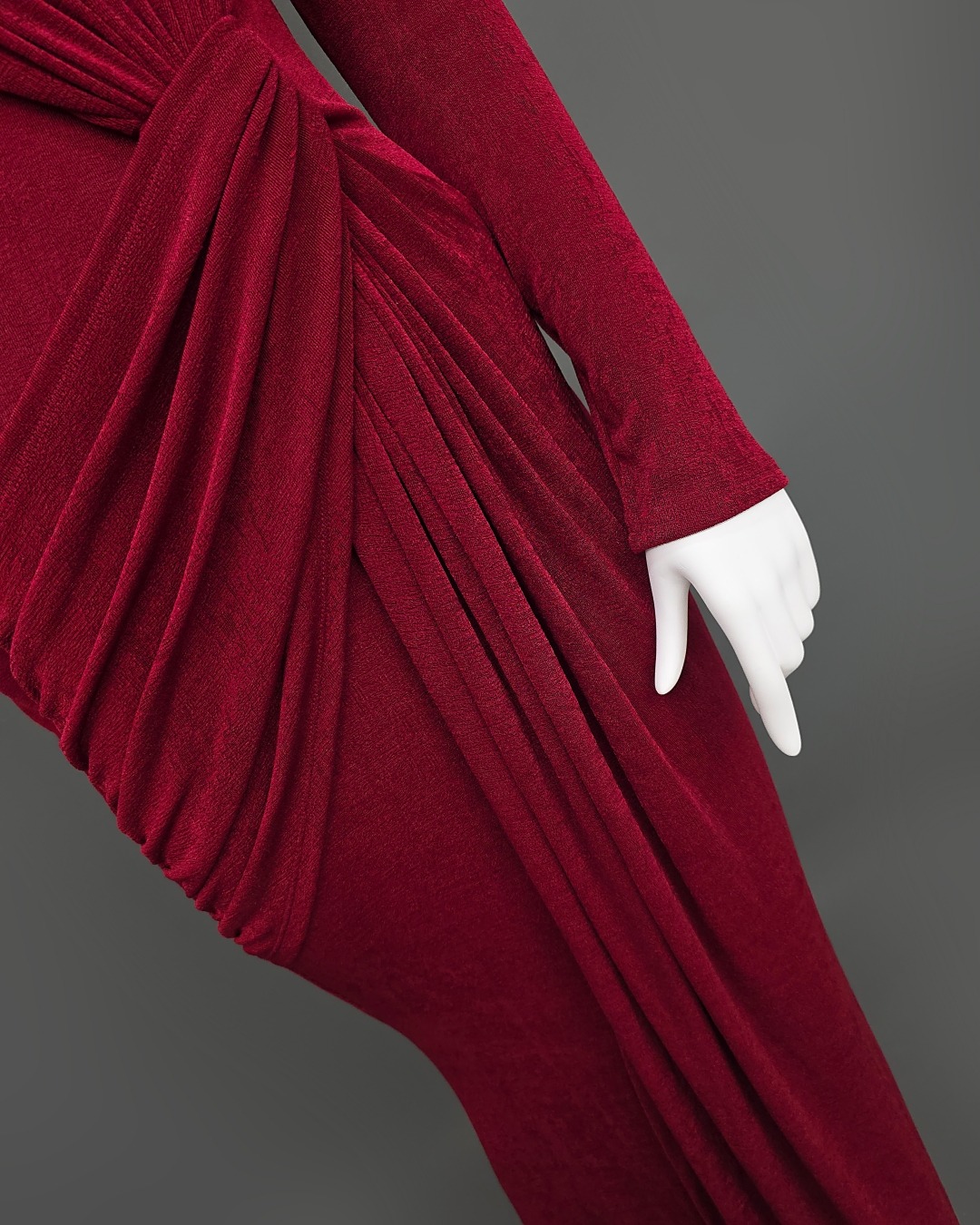 เดรสแฟชั่น แม็กซี่เดรสเสื้อคอกลมแขนยาว เสริมไหล่ กระโปรงยาวคลุมข้อเท้า