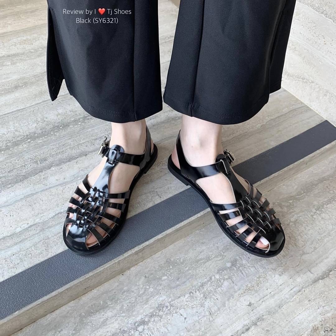 พร้อมส่งรองเท้ารัดส้นนำเข้าสวยเก๋ขายดีมากๆ - หนังรุ่นนี้ใส่ดีมาก ใส่เดินสบาย - มีรูระบายอากาศ ใส่แล้วเท้าไม่อับ - สายสามารถปรับให้กระชับได้ - จับแมทกับชุดง่าย ใส่แล้วดูเกร๋ดูน่ารักมากๆ - ทางร้านถ่ายรูปจากสินค้าจริง *** ของจริงงานดีสวยเป๊ะมาก สวยเกินราคา ค