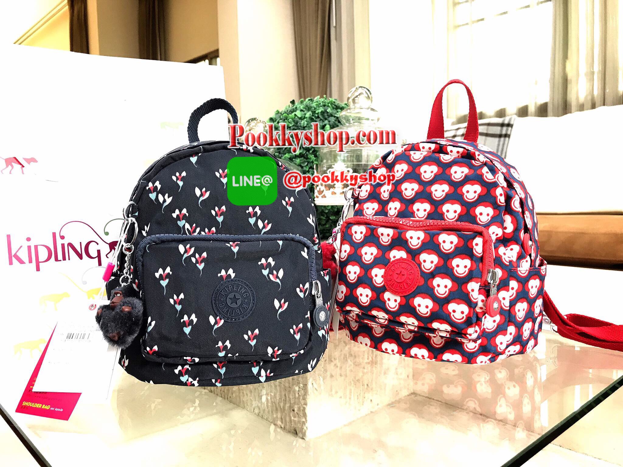 พร้อมส่ง KIPLING NYLON MINI BAG กระเป๋าถือหรือสะพายวัสดุ Nylon + Polyester 100% รุ่นมินิมีหูหิ้วเเละสายสะพายยาวเลื่อนปรับระดับได้ถอดได้ จุดเด่นที่สามารถคล้องสายสะพายได้หลายแบบ จะสะพายไหล่ สะพาย Cross Body หรือจะคล้องสายเป็นเป้สะพายหลังก็ดูดี เปิดปิดด้วยซิ
