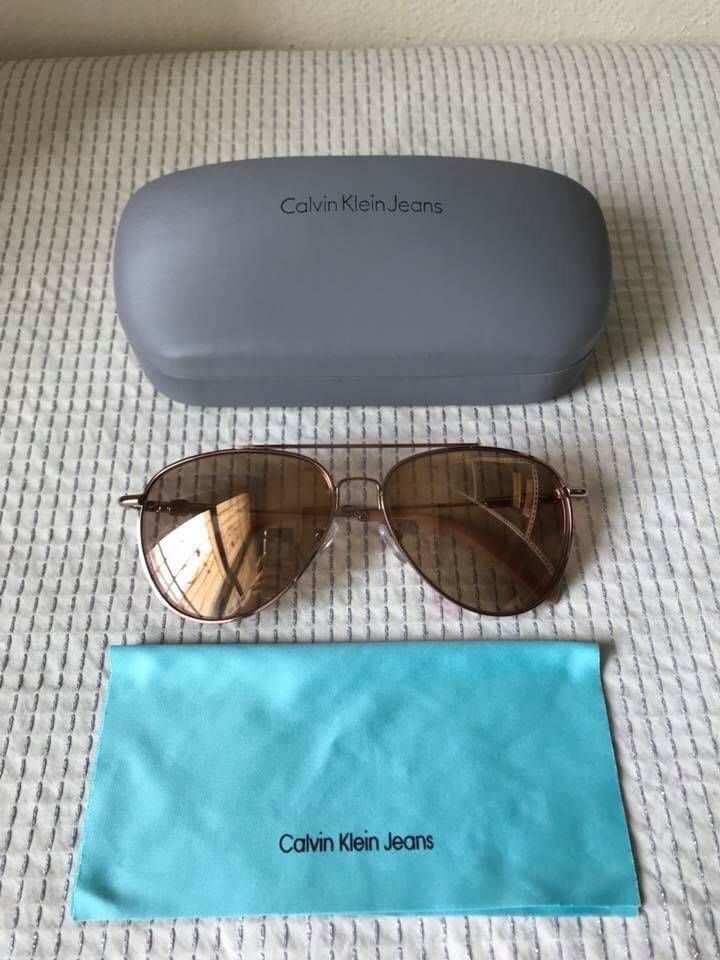 Calvin Klein Jeans CKJ162S สวยมากๆรุ่นนี้พลาดไม่ได้ อุปกรณ์ครบ พร้อมกล่องผ้าเช็ดแว่น กันแดดกันยูวี 100%