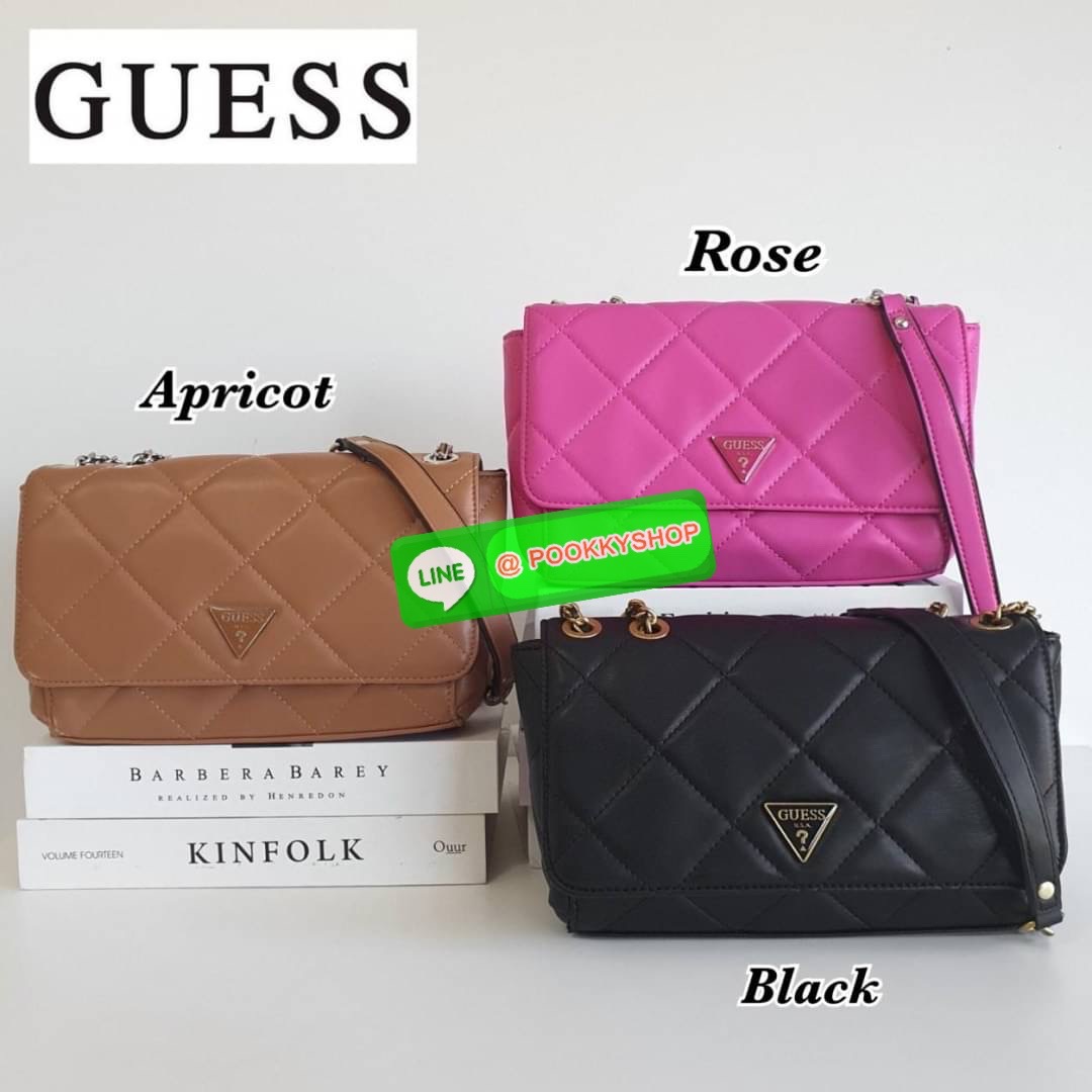 รุ่นใหม่ล่าสุด!! GUESS CESSILY CONVERTIBLE CROSSBODY BAG กระเป๋าสะพายข้าง รูปทรงสวย หนังนิ่มมือมากกก ตกแต่งด้วยโลโก้แบรนด์ด้านหน้า ด้านในเปิดปิดด้วยกระดุมแม่เหล็ก มีช่องซิปแยก+ช่องใส่บัตรฝั่งตรงข้ามอีกช่อง สามารถใส่กระเป๋าสตางค์ยาว โทรศัพท์ได้ทุกรุ่น มาพร