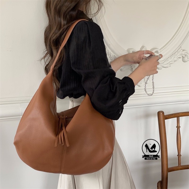 Shopping bag Korea style ▪️กระเป๋าสะพายไหล่ทรงย่าม มีซิปปิดมิดชิด วัสดุเป็นหนังพียูนิ่ม (PU leather) ใบใหญ่ใส่ของได้จุใจ