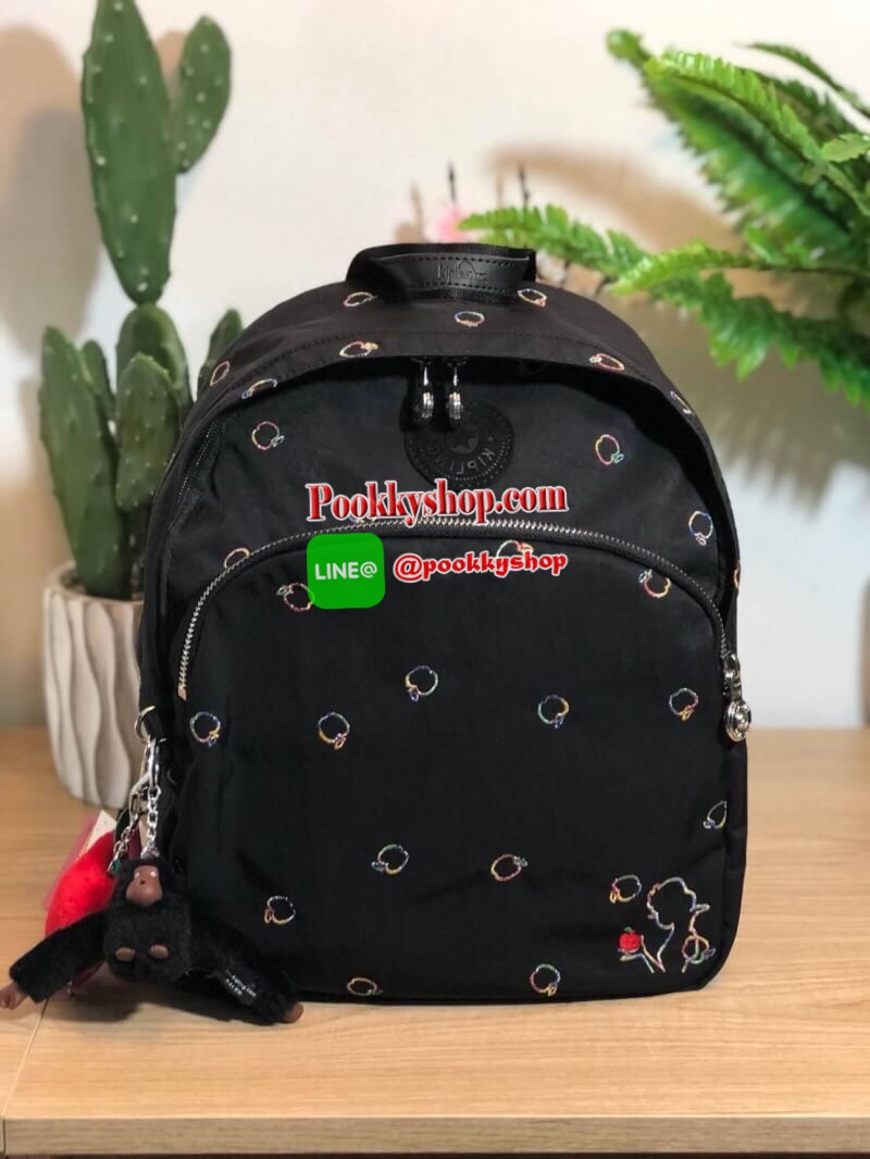 Kipling Disney's Backpack collection สุดน่ารักจากแบรนด์ kipling ขนาดกำลังน่ารักพอเหมาะสำหรับใส่ของระหว่างวัน และช่องจัดเก็บอีกหลากหลายรูปแบบ ดีไซน์สวยนับเป็นอีกหนึ่งกระเป๋าเป้ที่พร้อมให้คุณได้สะพายออกไปข้างนอกได้ทุกวันอย่างมั่นใจ เพราะแมทช์เข้ากับทุก