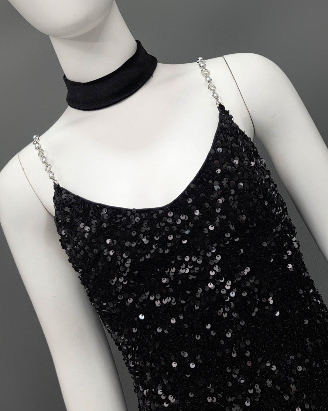 เดรสแฟชั่น เดรสเสื้อสายเดี่ยว กระโปรงยาวทางเอ