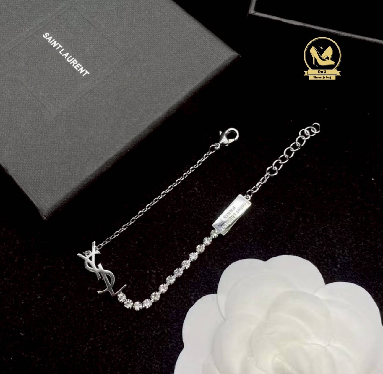 สร้อยข้อมือ YSL อัปลุคสวยรุ่นฮิต ที่ควรมีไว้ครอบครอง ใส่แล้วปังมากช่วยเพิ่มรายละอียดให้การแต่งตัวของคุณเป๊ะขึ้น 😚งาน Must-Have ที่ต้องมีสักเส้นนะคะ