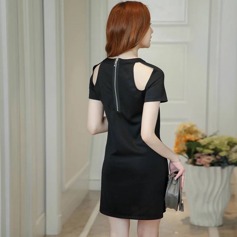 ชุดเดรสสั้น เดรส สีดำ แต่งเว้าไหล่ สวยเปรี้ยว มากคะ SIZE s/M