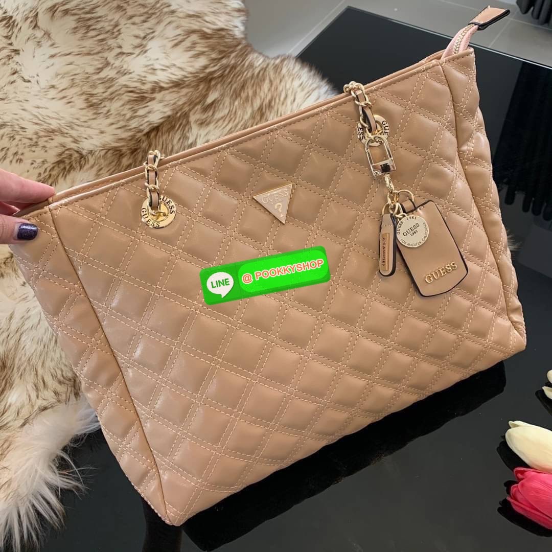 Guess กระเป๋าทรงช้อปปิ้ง หนังดี งานสะพายไหล่ เปิดปิดด้วยซิป ด้านในซับในแบรนด์อย่างดี