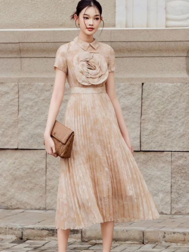 เดรสแฟชั่น เดรสยาวคลุมเข่าแขนสั้นคอปกตัดต่อกระโปรงอัดพรีท