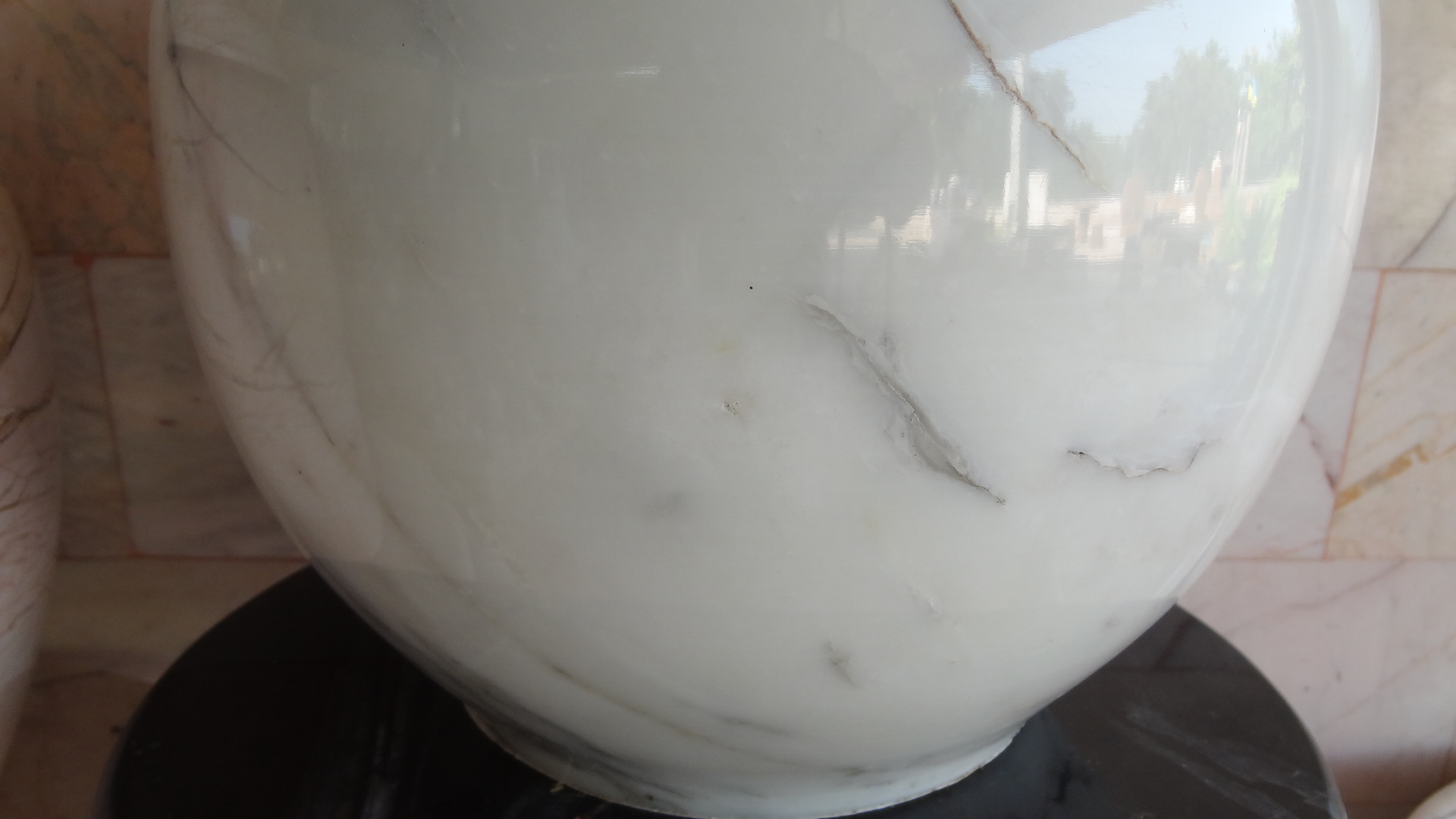 ผอบหินอ่อน หินสีขาว ขนาดสูง 40 เซนติเมตร กว้าง 30 เซนติเมตร