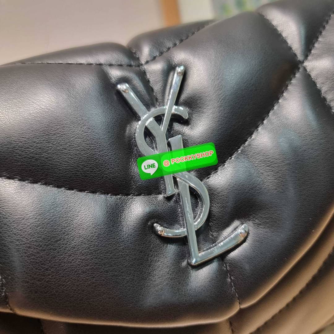 IN STOCK!! Yves Saint laurent puffer small chain bag in quilted lambskin กระเป๋าสะพายรุ่นยอดนิยม ทรงสวย ใช้ได้บ่อยไม่มีเบื่อ วัสดุหนังแกะ สัมผัสนิ่มมือ ดีไซน์เรียบหรู ออกแบบมาให้ใช้งานได้สะดวกด้วยกระดุมแม่เหล็ก พับทรงเข้ารูป ภายในโล่งกว้าง มีช่องซิป สามาร