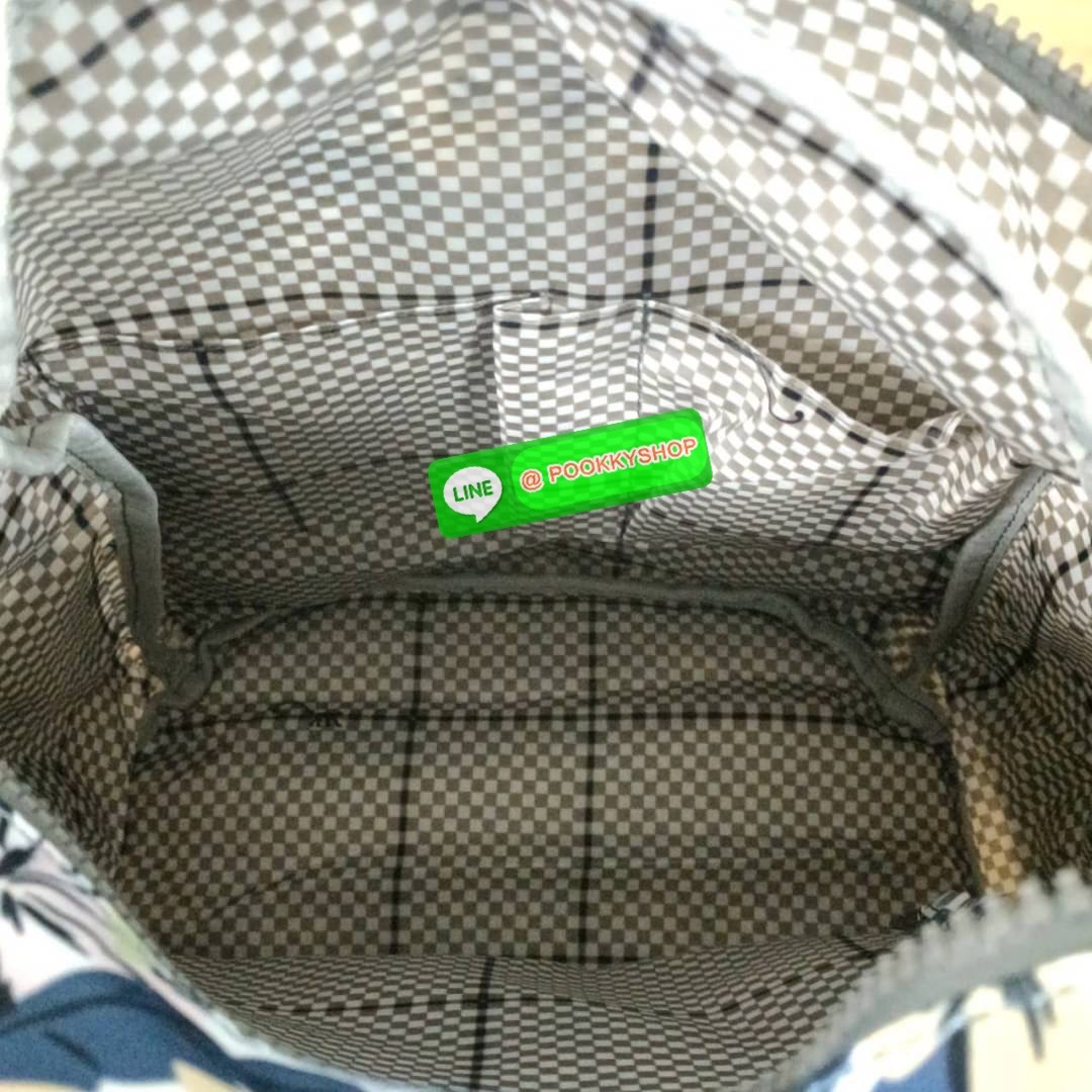 Kipling City Pack Medium Backpack กระเป๋าเป้ Kipling ขนาดกลาง วัสดุ Polyester 100% มีหูหิ้วด้านบน -ด้านหลัง มีซิปหลัง 1ช่องลึก -ด้านข้างมีช่องใส่ของเล็กน้อยทั้ง 2 ด้าน เปิด-ปิด ด้วยกระดุมแม่เหล็ก -ด้านหน้ามีช่องซิปใส่ของแยก 1 ช่อง และ ช่องปรับขนาดด้วยสายล